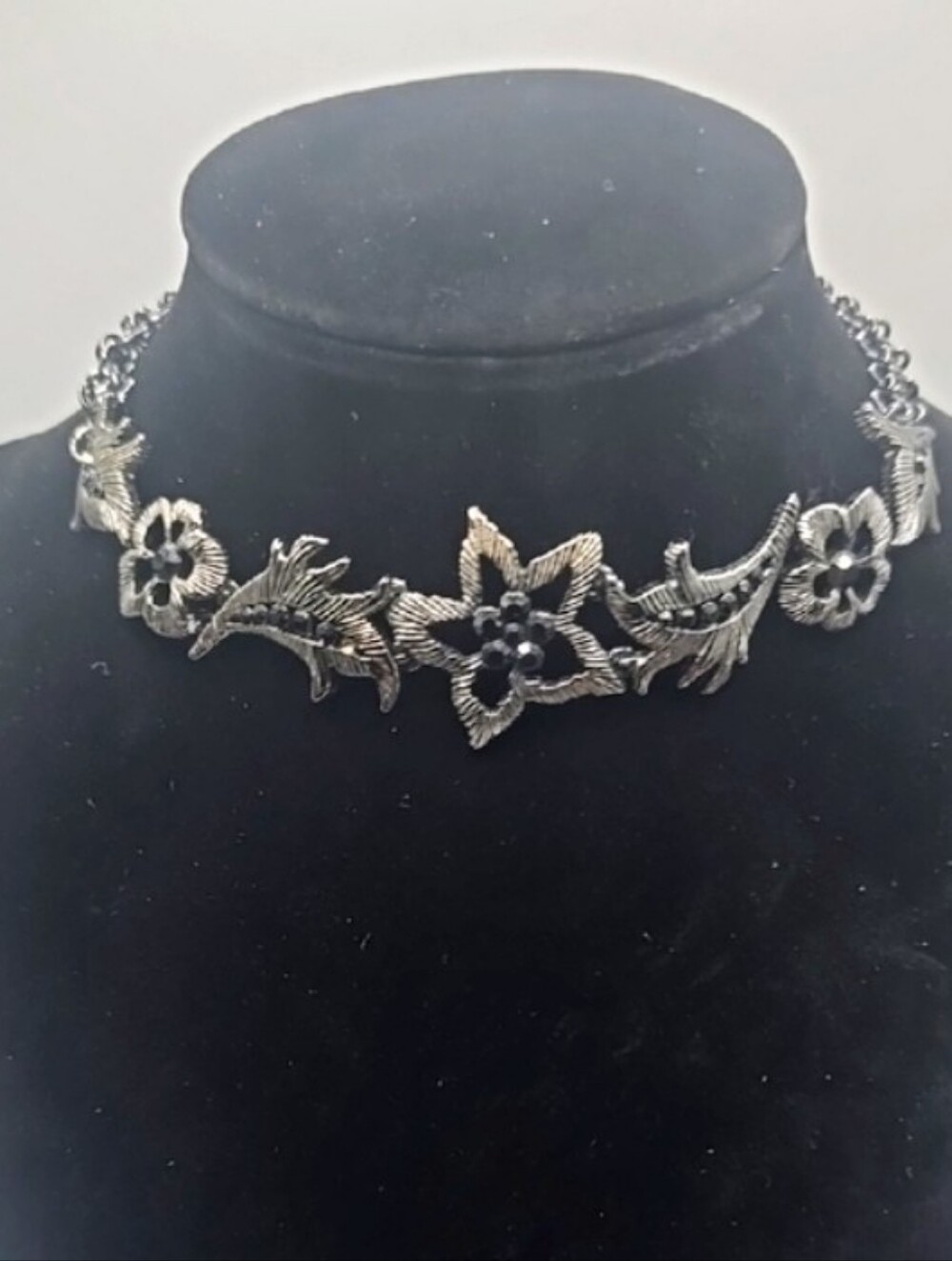 Givenchy Silver Floral Metal Statement Necklace in Gunmetal - Picture 6 of 7